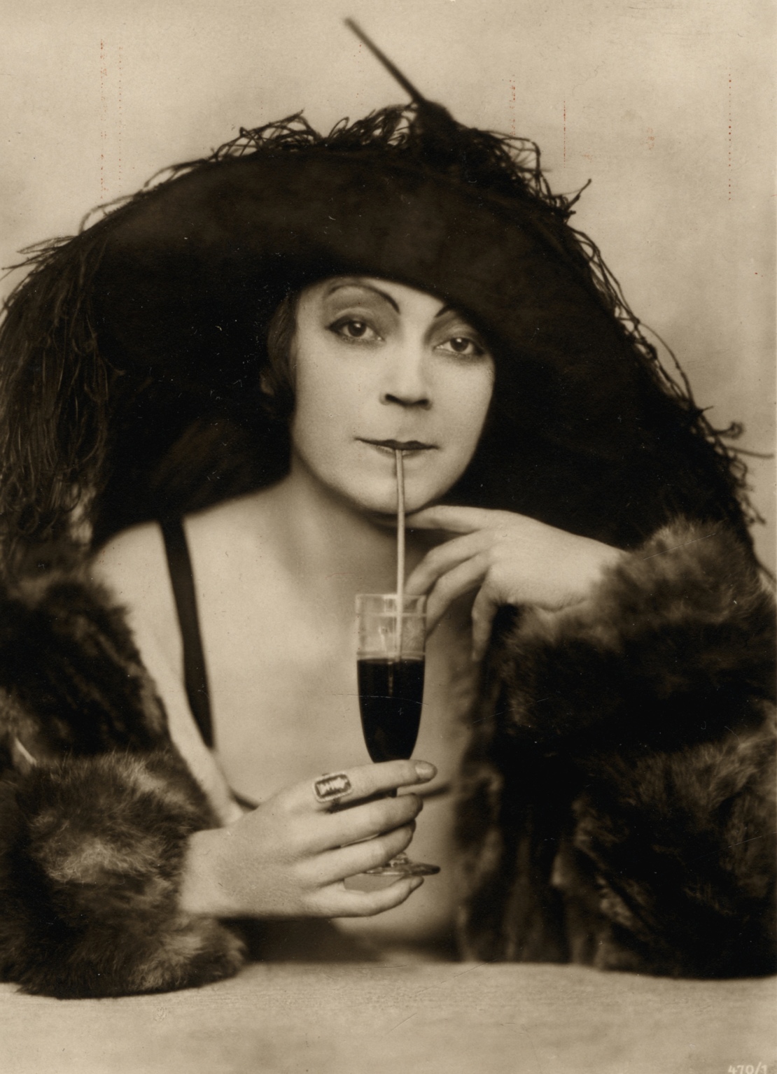 Starpostkarte Asta Nielsen N77 18 2000px Internet