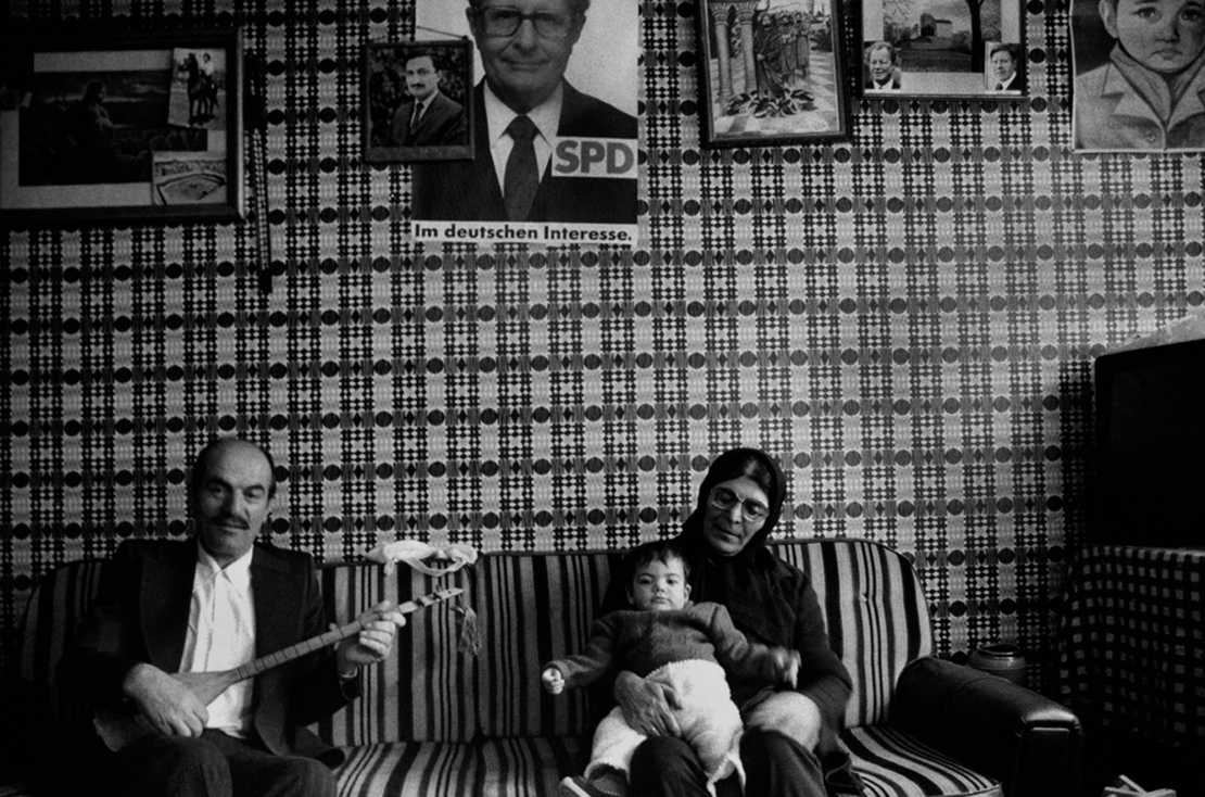 Türkisches Paar in Ihrem Wohnzimmer