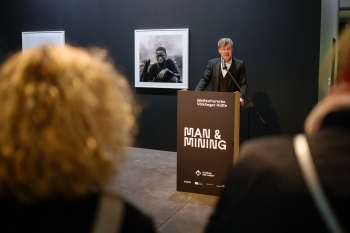 WKE Man Mining 59077