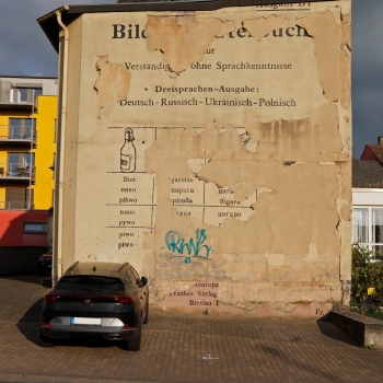 Frukty Hauswand dramatisch