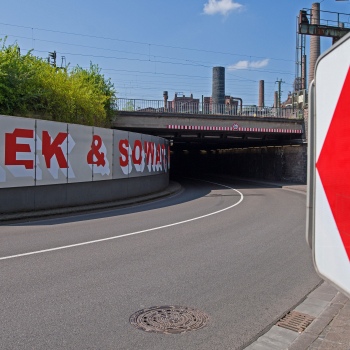 Lek Sowat Unterfuehrung einfahrt