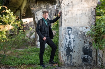 preview Ralf Beil WKE 88385 im Paradies angelehnt mit Urban Art