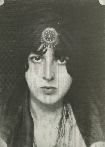 Claude Cahun Autoportrait 1913 upscale