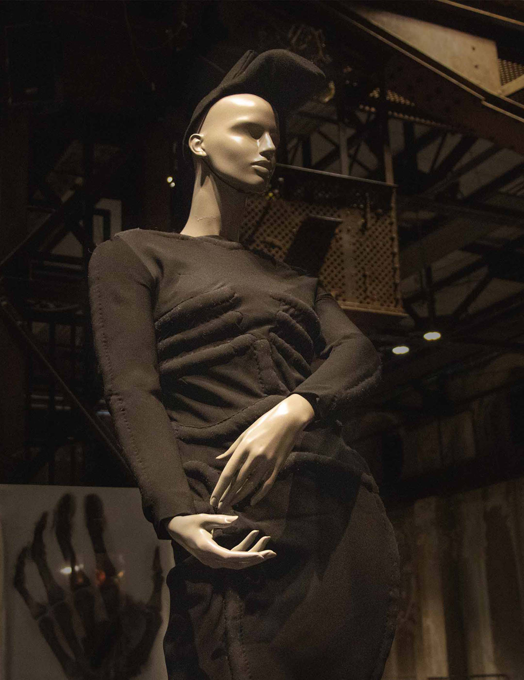 Vorl v2. Schiaparelle Kleid